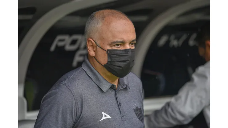 Guillermo Vázquez sigue en la agenda de Pumas