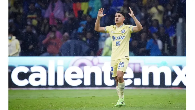 Richard Sánchez en festejo en partido ante Cruz Azul.