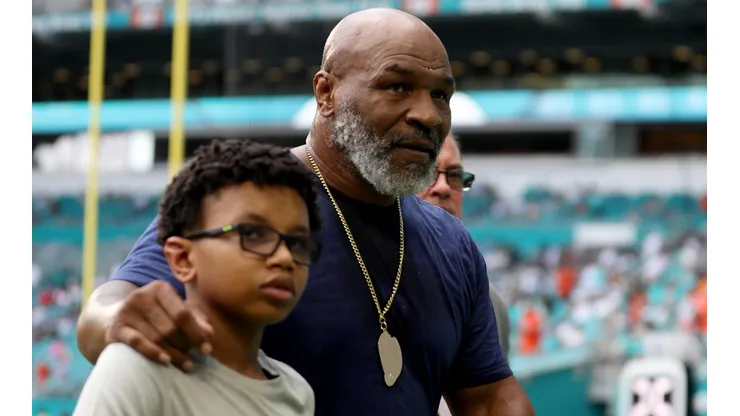 VIDEO: El increíble poder de Mike Tyson con sus 56 años
