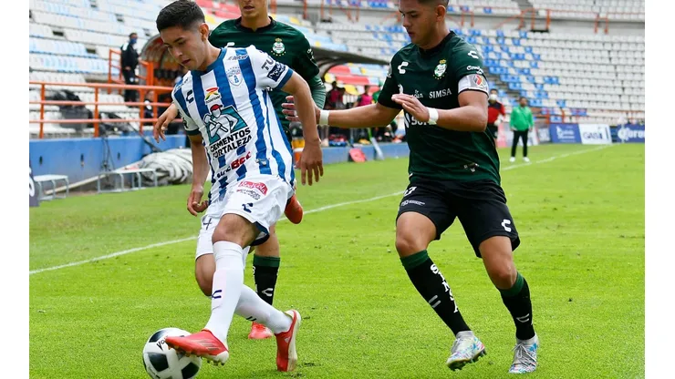 Julio Pérez con el equipo sub 20 del Pachuca.