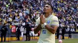 Roger Martínez en festejo de gol ante Puebla.