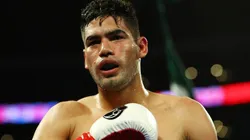 El Zurdo Ramírez le marca a Canelo Álvarez cuándo lo enfrentará.