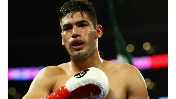 El Zurdo Ramírez tundió a Dmitry Bivol al compararlo con un veterano peleador.