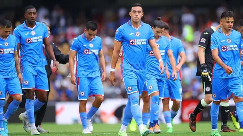 Cruz Azul se alista para salir a la cancha.