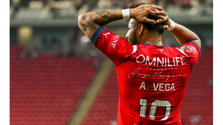 Alexis Vega hace sufrir al Rebaño.
