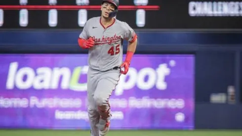 Joey Meneses contra los Marlines de Miami.