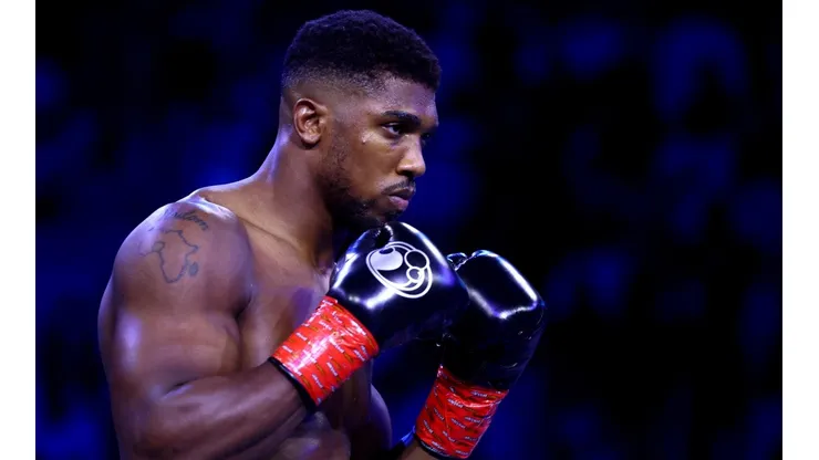 Un excampeón le pidió a Anthony Joshua quitarse del medio para enfrentar él a Tyson Fury