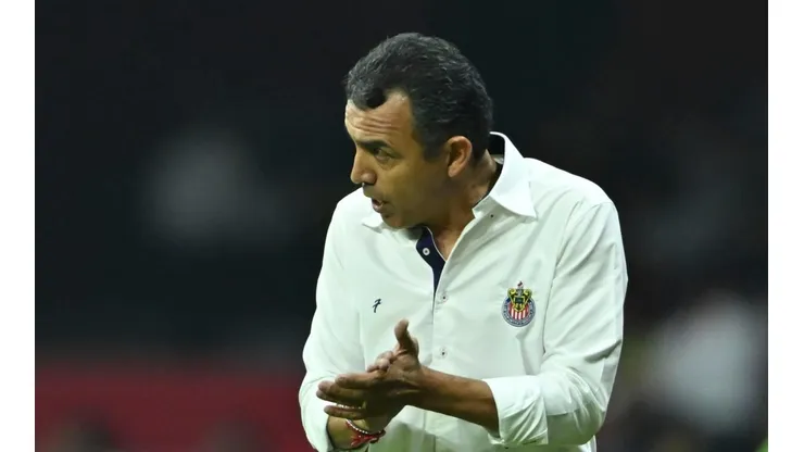 Ricardo Cadena, entrenador de las Chivas.