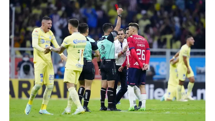 América continúa con su racha ante Chivas.
