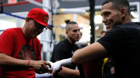 El padre David Benavídez vuelve a tundir a Canelo Álvarez con fuertes mensajes.