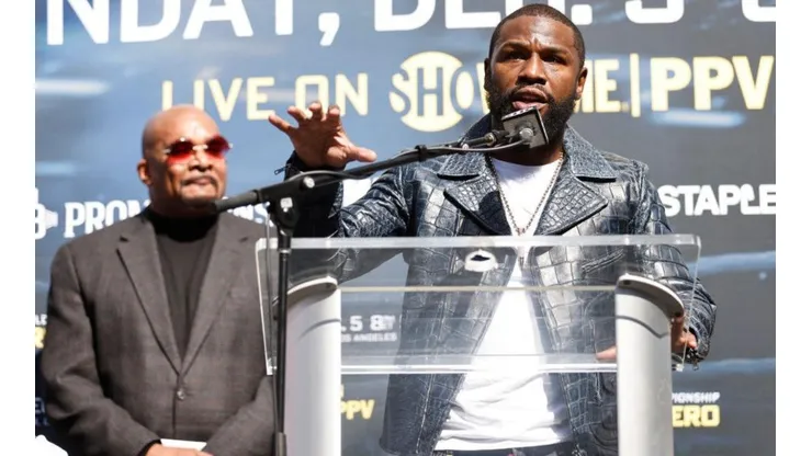 Floyd Mayweather y una llamativa declaración sobre David Benavidez.