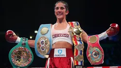 Amanda Serrano confirmó en el cuadrilátero que es la reina del peso pluma