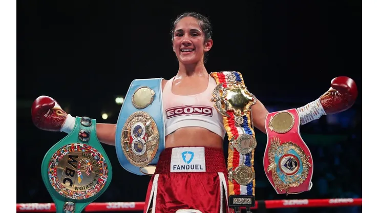 Amanda Serrano confirmó en el cuadrilátero que es la reina del peso pluma