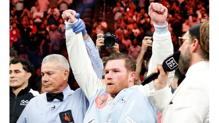 Así reaccionaron los líderes de opinión de México a la victoria de Canelo Álvarez.