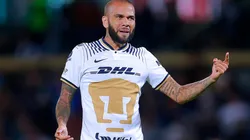 Dani Alves se solidarizó con Vinicius por las críticas racistas que ha recibido.