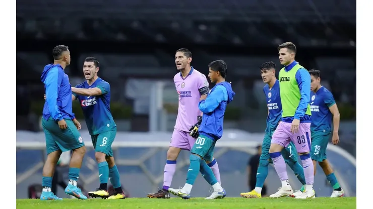 Corona y Potro Gutiérrez hablaron sobre la pelea al final del partido.