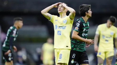 Fidalgo, en pleno lamento ante Santos Laguna.