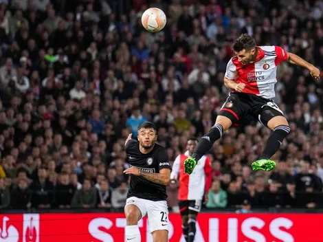 ¡Intratable! Otro golazo de Santi Giménez en Europa League