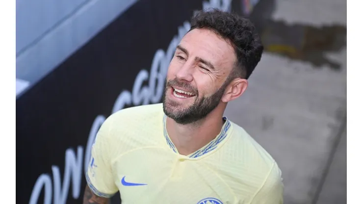 Layún volvió a despertar polémica en redes sociales.