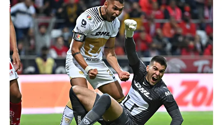 Julio González salvó a Pumas de una nueva derrota.