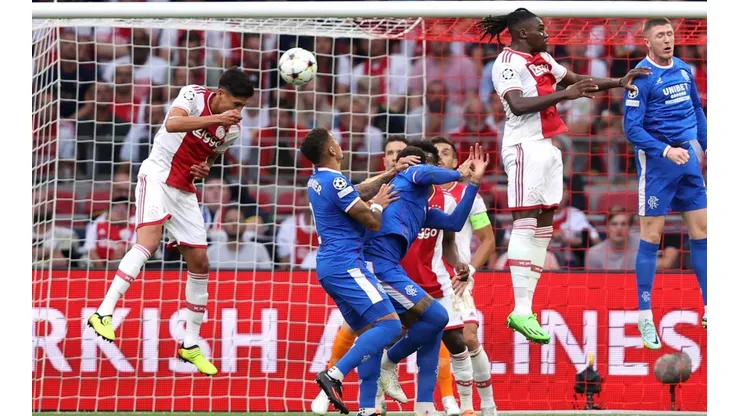 Edson Álvarez marcó el primer gol de Ajax en esta Champions League