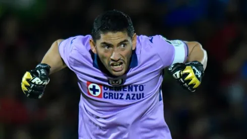 Jesús Corona en el partido contra Bravos de Juárez.