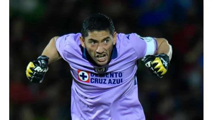 Jesús Corona en el partido contra Bravos de Juárez.