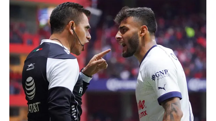 Chivas volvió a sufrir por el arbitraje en el Apertura 2022