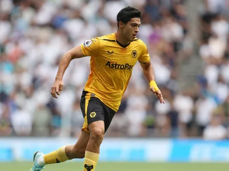 Más competencia para Jiménez: Wolves, cerca de fichar a otro delantero