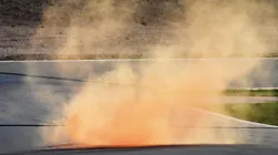 Bengala cae en la pista de Zandvoort.