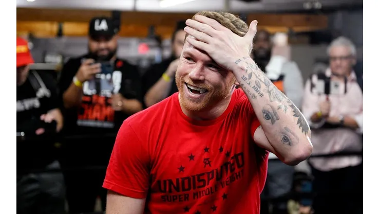 Canelo Álvarez no descarta una pelea con Oleksandr Usyk