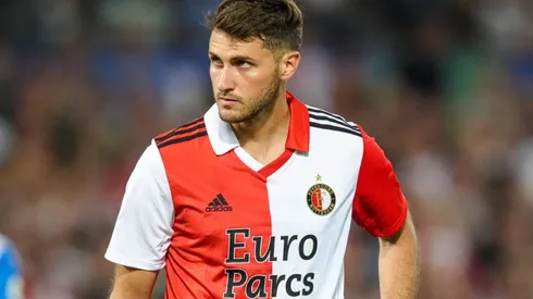 Santi Giménez convirtió su primer gol con el Feyenoord