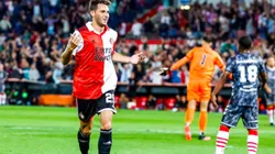 Santiago Giménez celebra su gol ante el Emmen.