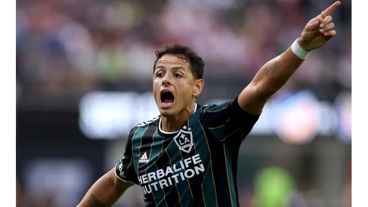 INGLEWOOD, CALIFORNIA - AUGUST 03: Javier Hernandez #14 of Los Angeles Galaxy reacts for possession against the Guadalajara Chivas during the first half of the Leagues Cup Showcase 2022 at SoFi Stadium on August 03, 2022 in Inglewood, California. (Photo by Harry How/Getty Images)-Not Released (NR)