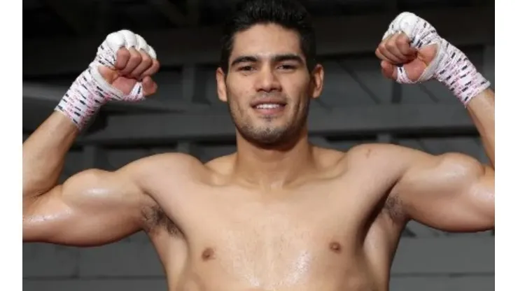 El Zurdo Ramírez quiere derrotar a Bivol.