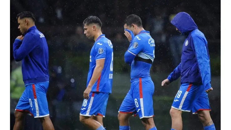 Jugadores de Cruz Azul tras el 7-0 ante América.