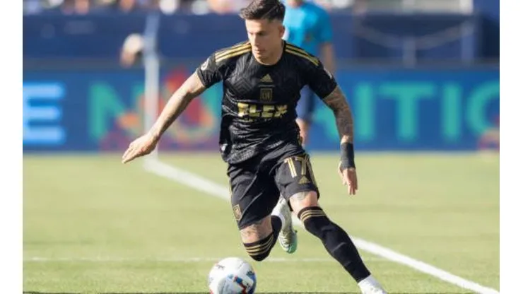 Brian Rodríguez en un Clásico del Tráfico de la MLS.