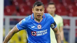 Julio César Domíguez y una muestra de apoyo recibida.