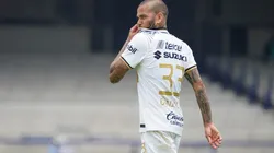 Dani Alves aún no conoce la victoria como jugador de Pumas.