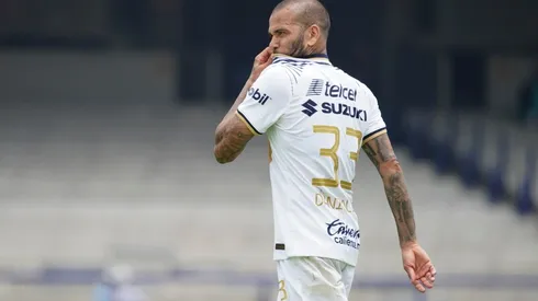 Dani Alves aún no conoce la victoria como jugador de Pumas.