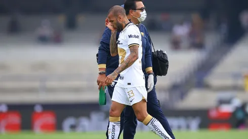 Dani Alves no tuvo su mejor día con Pumas