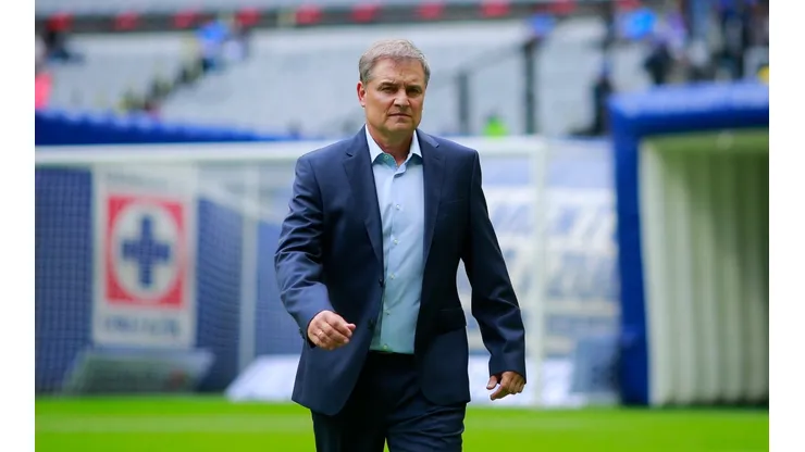 CIUDAD DE MEXICO, MEXICO - AGOSTO 14: Diego Aguirre, Director Tecnico del Cruz Azul durante el juego de la jornada 8 del Torneo Apertura 2022 de la Liga BBVA MX en el Estadio Azteca el 14 de Agosto de 2022 en la Ciudad de Mexico, Mexico. (Foto: Mauricio Salas/JAM MEDIA)