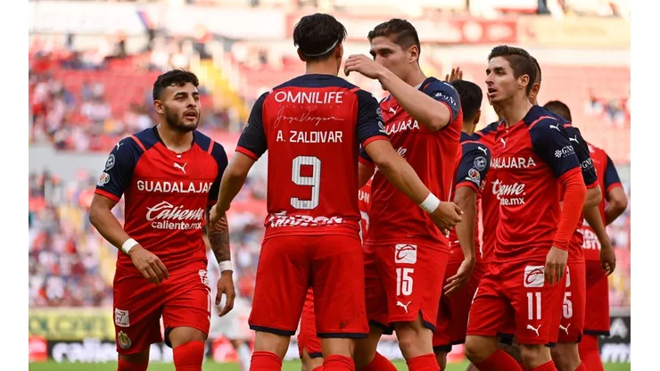 Chivas obtuvo su primera victoria contra Necaxa.