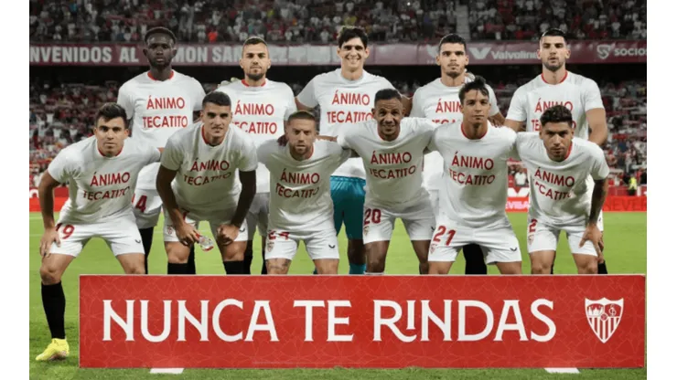 Sevilla expresó su apoyo a Tecatito Corona.