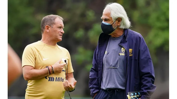 Andrés Lillini y Miguel Mejía Barón al inicio del torneo Apertura 2022.