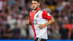 Santi Giménez ya tuvo su debut con Feyenoord.