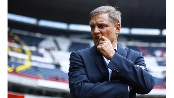 Diego Aguirre, en el ojo de la tormenta en Cruz Azul.