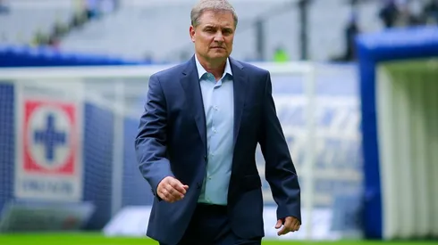 Diego Aguirre cuenta con el respaldo de Carlos López, por ahora.