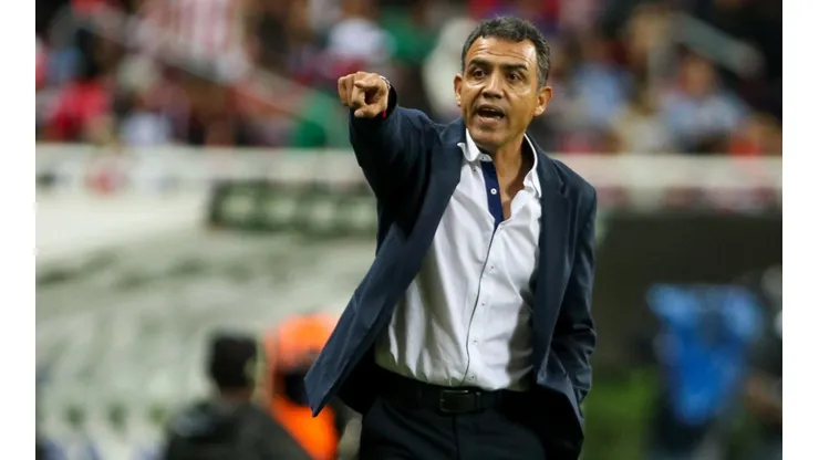 Chivas anuncia dos regresos para salvar el ciclo de Ricardo Cadena