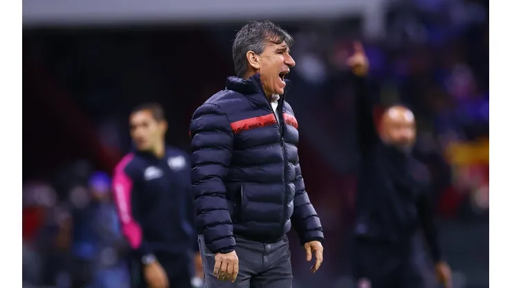 Juan Verzeeri sustituyó a Diego Aguirre después de recibir castigo tras el duelo ante Toluca